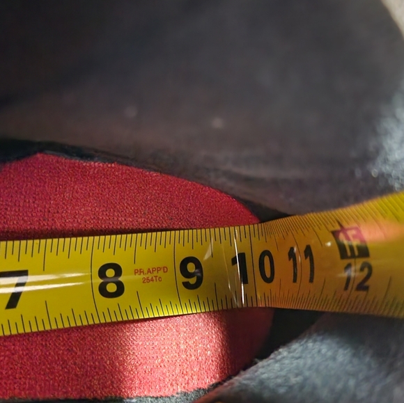 Jordan 6 Retro Chinese New Year High-Top Sneakers with Perforated Panels - Picture 7 of 11